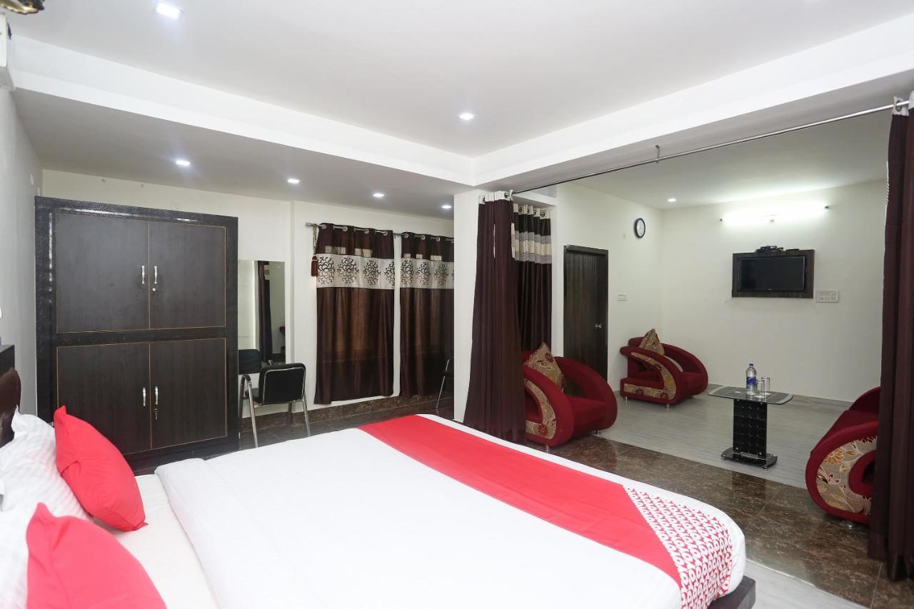 Oyo 18301 Hotel A-One Alwar Exterior foto